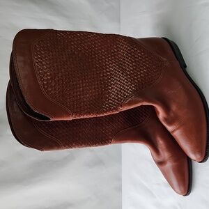 Liz Claiborne Brown Woven Leather Flat Boots Size 7
